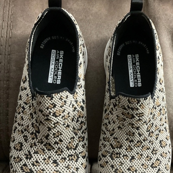 SKECHERS SLIP ON SHOES NEW, NO BOX - Picture 1 of 4